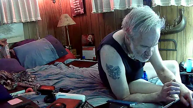 Snapshot of Makowboy chatting on 13, 2, 2025 Makowboy online show from 13, 2, 2025