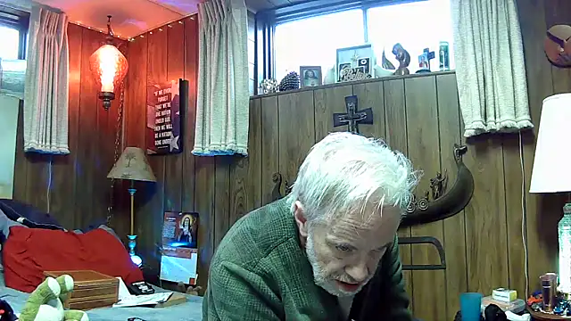 Snapshot of Makowboy chatting on 28, 2, 2025 Makowboy online show from 28, 2, 2025