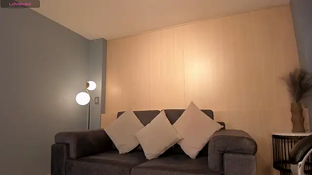 MiaRoberts1 online show from 13, 11, 2025