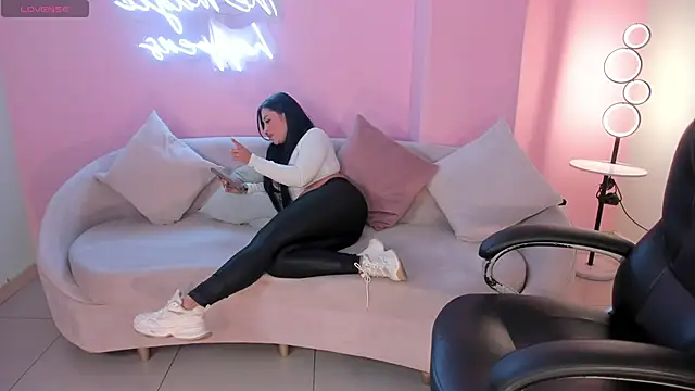 MiaRoberts1 online show from 19, 12, 2025