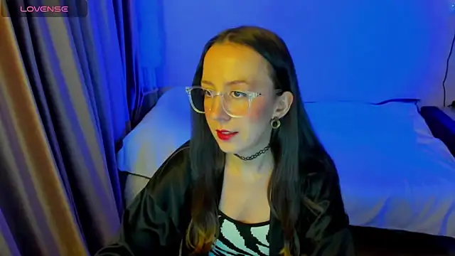 CurlySteph online show from 6, 3, 2026