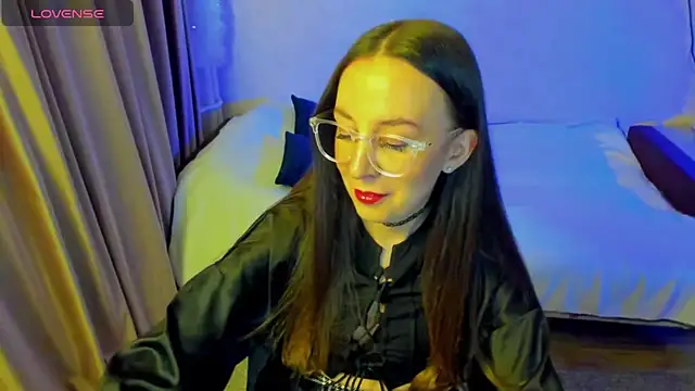 CurlySteph online show from 5, 5, 2026