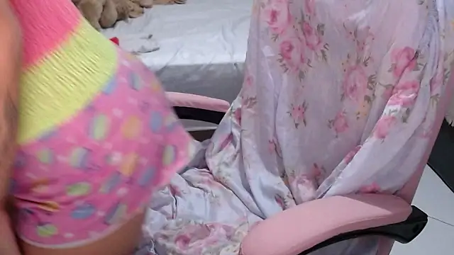 bustycarly online show from 10, 4, 2026