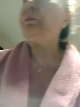 Hottie-Mom online show from 8, 5, 2026
