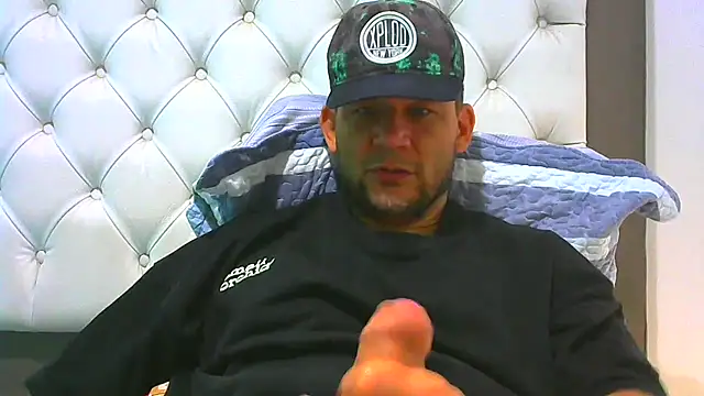 Snapshot of altenori112 chatting on 11, 2, 2026 altenori112 online show from 11, 2, 2026