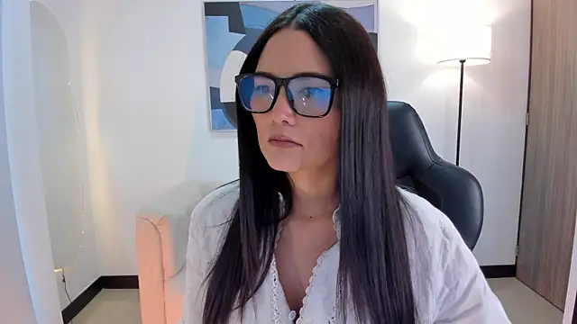 Snapshot of SaraParker_ chatting on 23, 10, 2025 SaraParker  online show from 23, 10, 2025