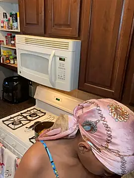 Snapshot of Cum2Charm chatting on 19, 3, 2026 Cum2Charm online show from 19, 3, 2026