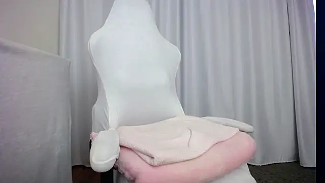 Snapshot of faceless_ chatting on 13, 10, 2025 faceless  online show from 13, 10, 2025