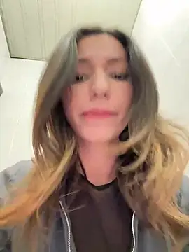  MiaQueen  online show from 19, 2, 2025