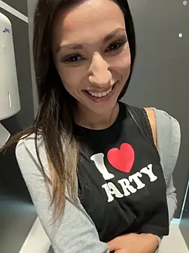  MiaQueen  online show from 12, 9, 2025