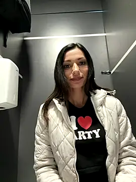  MiaQueen  online show from 6, 10, 2025