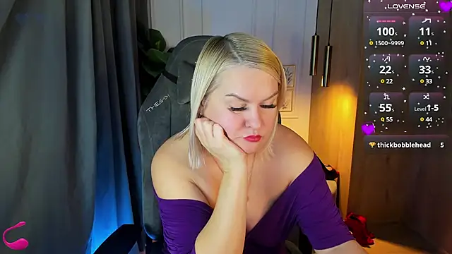 YolandaKiss online show from 15, 1, 2025