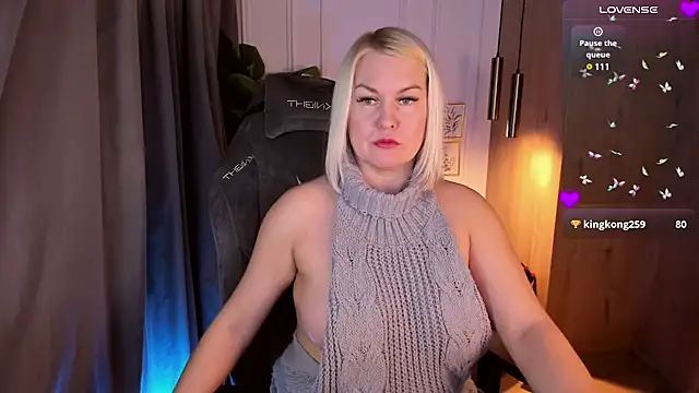 YolandaKiss online show from 18, 1, 2025