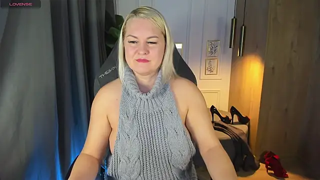 YolandaKiss online show from 27, 1, 2025