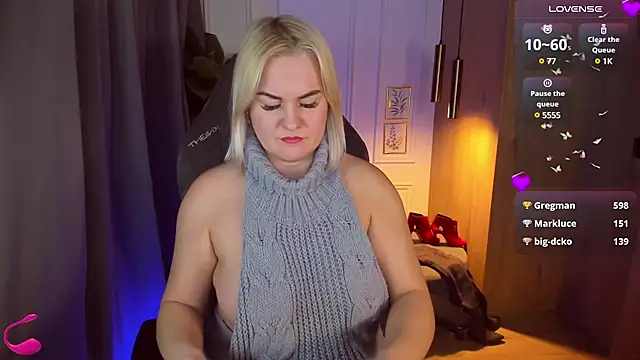 YolandaKiss online show from 3, 2, 2025