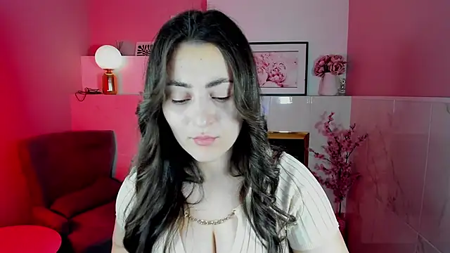 Snapshot of KylieMellow chatting on 25, 10, 2025 KylieMellow online show from 25, 10, 2025