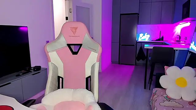 Snapshot of wow_lovie chatting on 11, 2, 2026 wow lovie online show from 11, 2, 2026