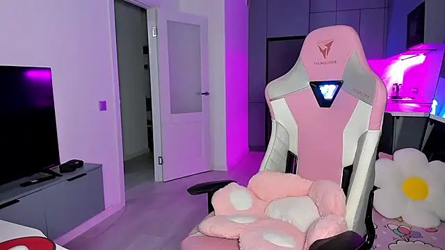 Snapshot of wow_lovie chatting on 10, 3, 2026 wow lovie online show from 10, 3, 2026