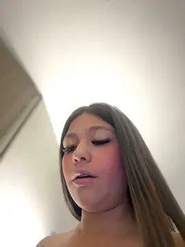 Alyshanon18 online show from 20, 3, 2025