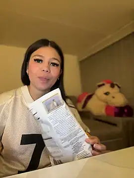 Alyshanon18 online show from 21, 3, 2025