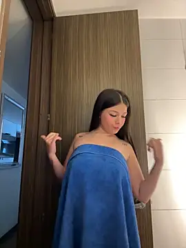 Alyshanon18 online show from 7, 3, 2026