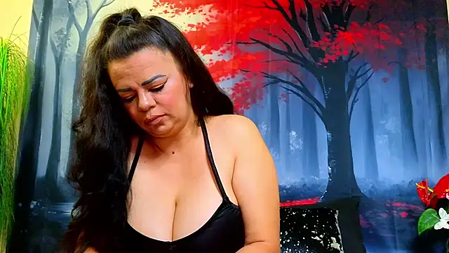 ElizabethEven online show from 25, 10, 2025