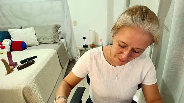 Snapshot of Naty_Stone chatting on 5, 6, 2026 Naty Stone online show from 5, 6, 2026