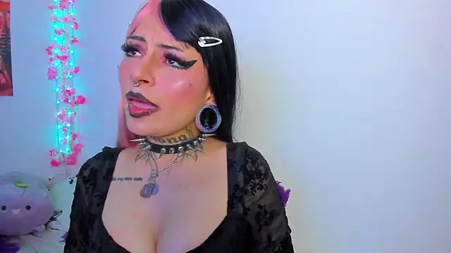 Snapshot of Rainnbow_ chatting on 24, 11, 2025 Rainnbow online show from 24, 11, 2025