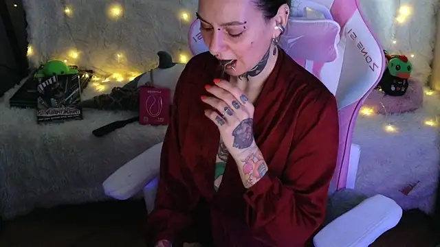 Ginger Stay online show from 14, 4, 2026