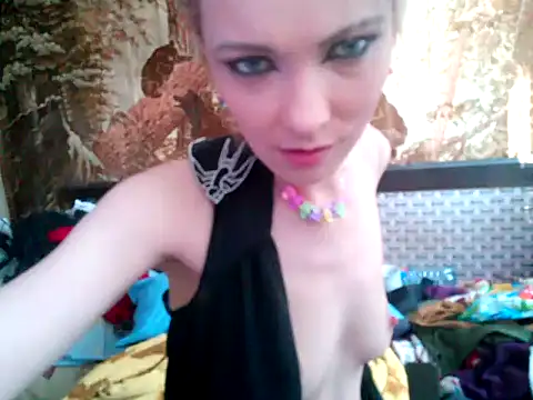 Snapshot of WildMissNiks chatting on 23, 2, 2025 WildMissNiks online show from 23, 2, 2025