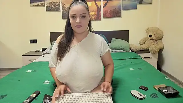 adelline online show from 19, 4, 2026