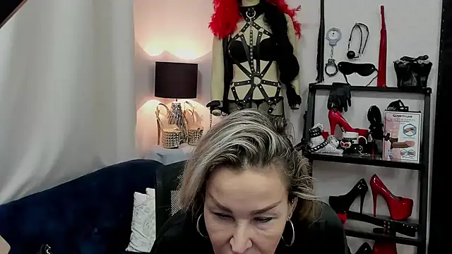 crystaLUX online show from 5, 1, 2025