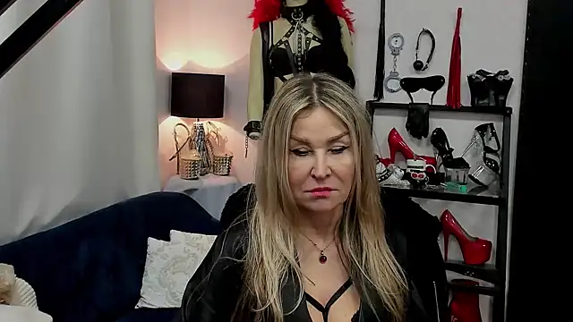 crystaLUX online show from 30, 1, 2025