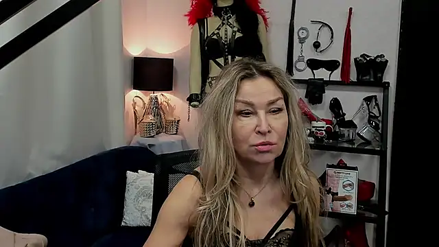 crystaLUX online show from 4, 3, 2025