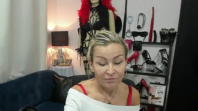 crystaLUX online show from 10, 6, 2026