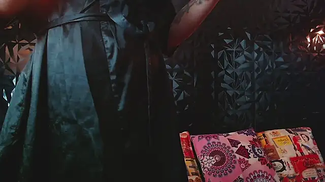 PINK  LOLA1 online show from 3, 10, 2025