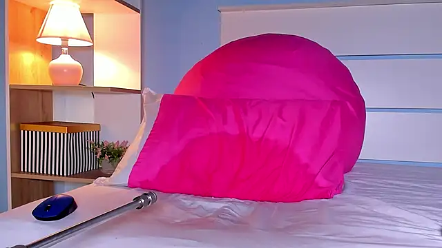 Snapshot of alicialittle chatting on 12, 1, 2025 alicialittle online show from 12, 1, 2025