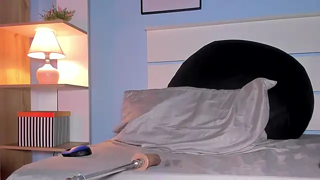 Snapshot of alicialittle chatting on 15, 2, 2025 alicialittle online show from 15, 2, 2025