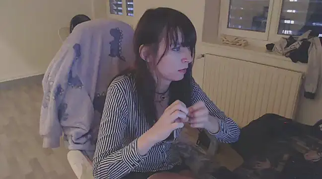 Snapshot of missthon0 chatting on 18, 12, 2024 missthon0 online show from 18, 12, 2024