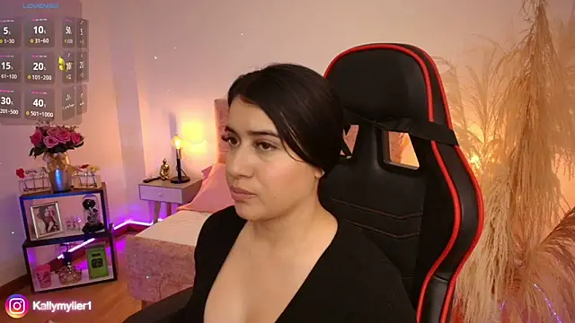 Snapshot of KallyMyller1 chatting on 4, 1, 2025 KallyMyller1 online show from 4, 1, 2025