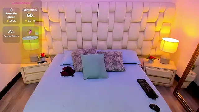 Snapshot of MiaYMolly chatting on 10, 1, 2026 MiaYMolly online show from 10, 1, 2026