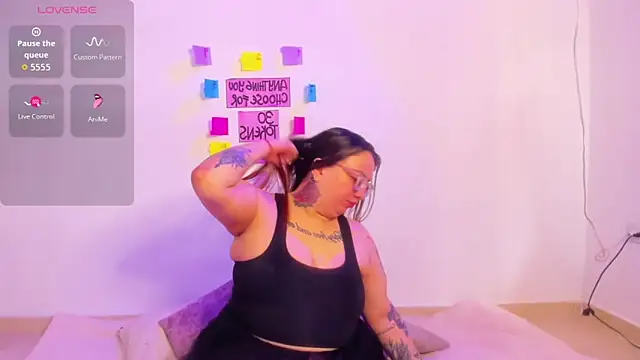 Snapshot of MiaYMolly chatting on 19, 3, 2026 MiaYMolly online show from 19, 3, 2026