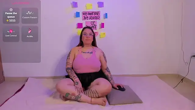 Snapshot of MiaYMolly chatting on 21, 3, 2026 MiaYMolly online show from 21, 3, 2026