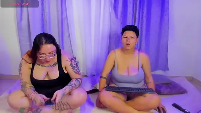 Snapshot of MiaYMolly chatting on 13, 4, 2026 MiaYMolly online show from 13, 4, 2026