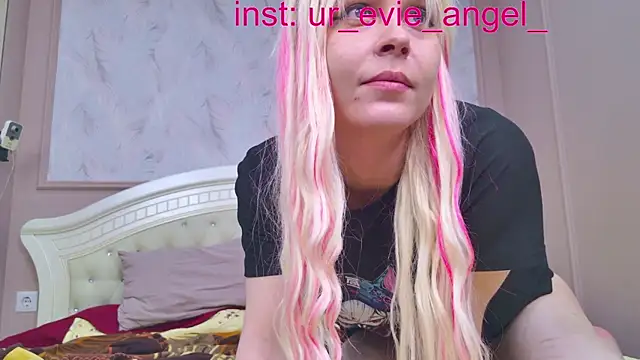 Evelyn rabbit online show from 10, 5, 2026