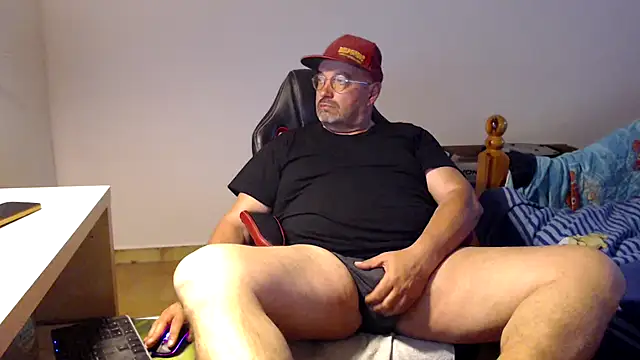 Snapshot of fraboys chatting on 12, 4, 2026 fraboys online show from 12, 4, 2026