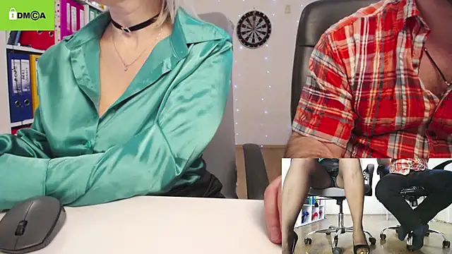Snapshot of secret-office chatting on 1, 2, 2025 secret-office online show from 1, 2, 2025