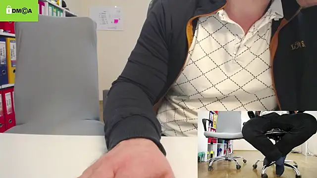 Snapshot of secret-office chatting on 24, 2, 2025 secret-office online show from 24, 2, 2025