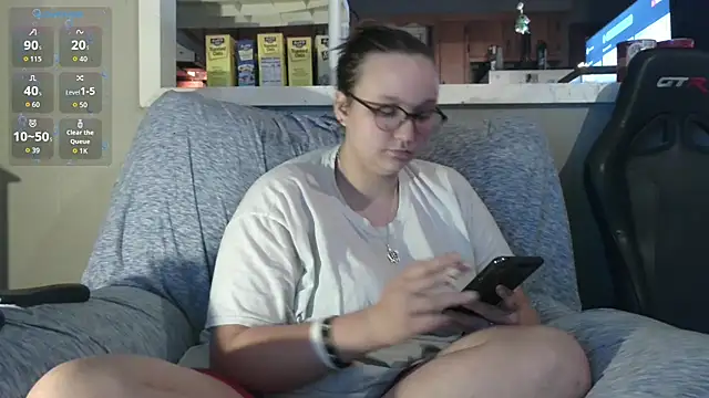 Snapshot of ZeTurtleMaster chatting on 17, 10, 2025 ZeTurtleMaster online show from 17, 10, 2025