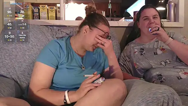 Snapshot of ZeTurtleMaster chatting on 17, 10, 2025 ZeTurtleMaster online show from 17, 10, 2025